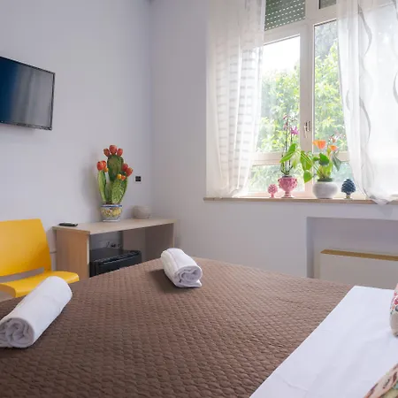 Lady Hill 3* 陶尔米纳