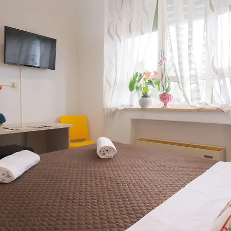 住宿加早餐酒店 Lady Hill 陶尔米纳